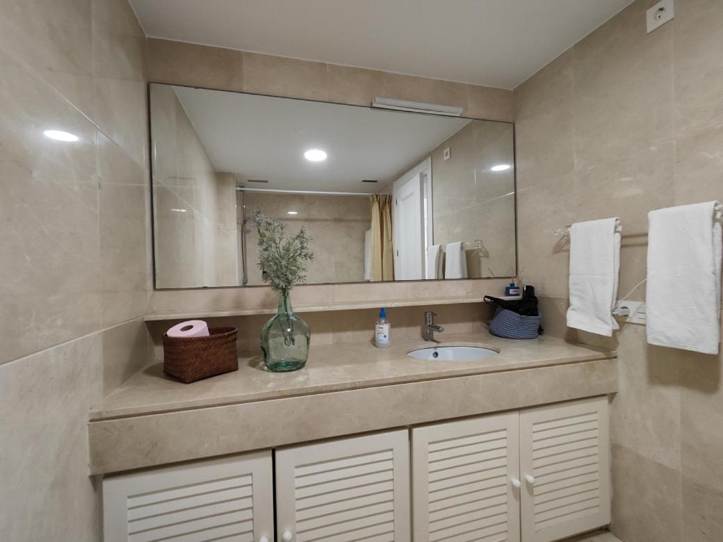 Estudio Puerto De Sotogrande San Roque (Andalucia)